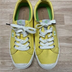 Cariuma Yellow and White Women's Sneakers